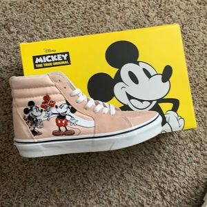 Vans Disney x Sk8-Hi “Mickey & Minnie”